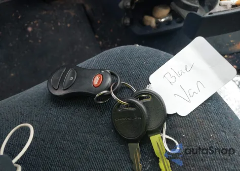 2003 Chrysler Town & Country Lx from USA, damaged, VIN 2C4GP44383R201449